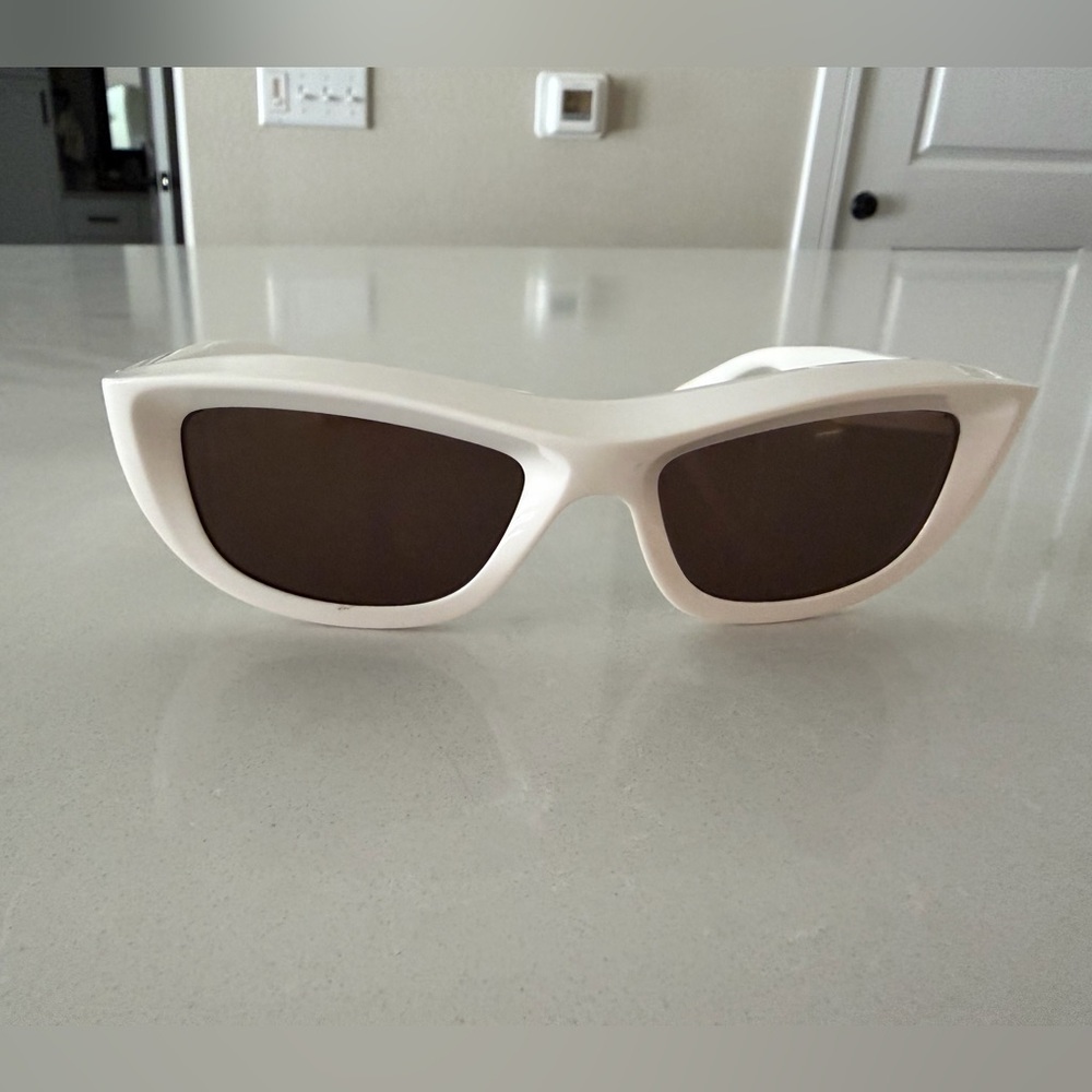 Bottega Veneta Eyewear - Picture 3 of 9